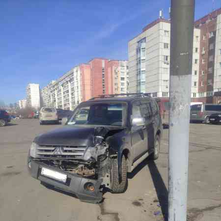 Автомобили с неисправным двигателем Митсубиси Паджеро 4. Бензин. 2007 выкупили за 800000