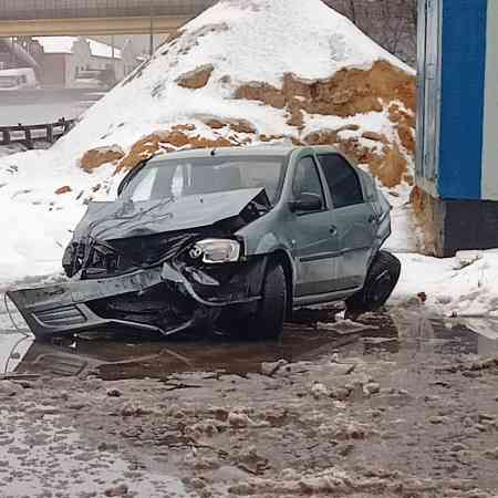Автомобили с неисправным двигателем Рено Логан, 2012, МКПП выкупили за 185000